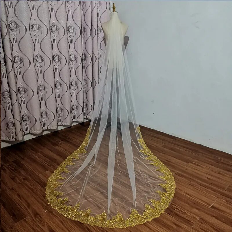 Golden charming sequin lace veil shining 2023 new cathedral wedding accessories bride with hair comb head veil