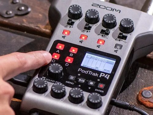 ZOOM PodTrak P4 2-input 2-output USB audio interface Portable Professional Podcast Recorder