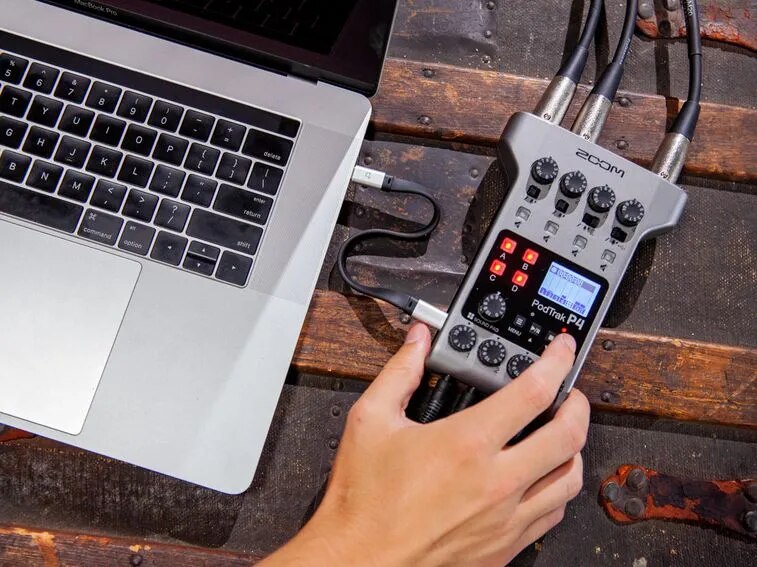 ZOOM PodTrak P4 2-input 2-output USB audio interface Portable Professional Podcast Recorder