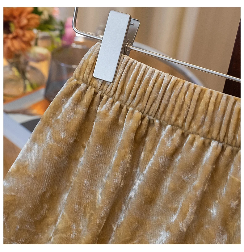 Plus Size Women's Skirts 2023 Autumn French Style Lady Retro Velvet Skirts Loose Elastic Waist Thick Female Bottom Skirt KT61
