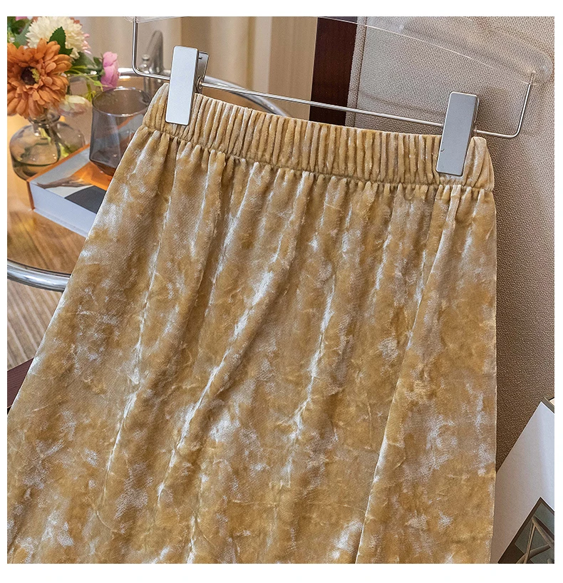 Plus Size Women's Skirts 2023 Autumn French Style Lady Retro Velvet Skirts Loose Elastic Waist Thick Female Bottom Skirt KT61