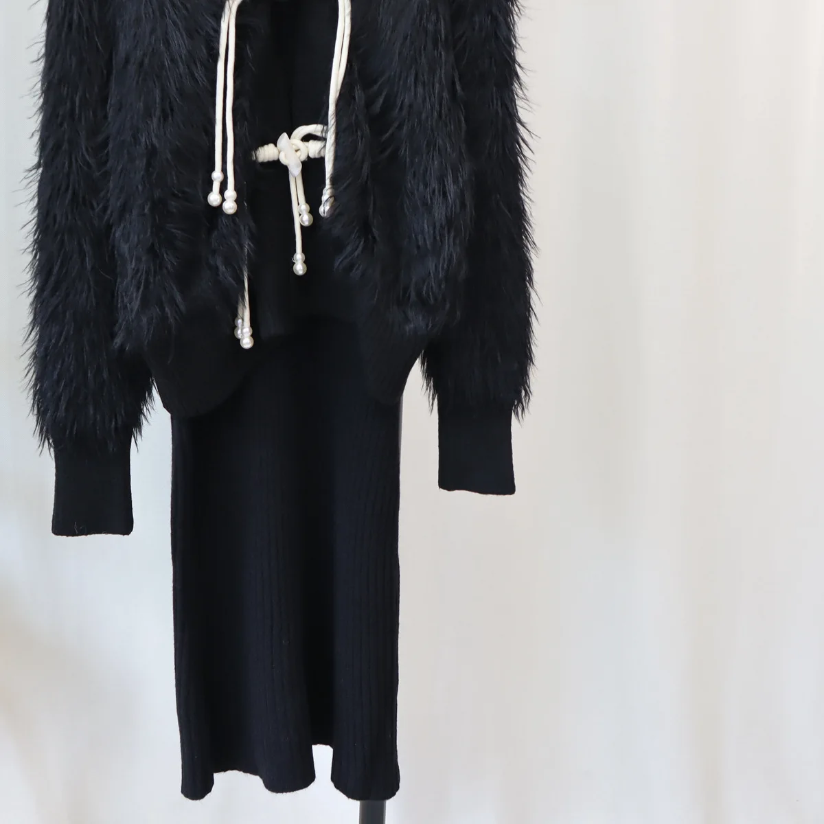 Plus Size Imitation Mink Velvet Suspender Skirt Cardigan Two-piece Set for Women 2023 Autumn and Winter New Sweater Suit Skirt Plus Size Imitation Mink Velvet Suspender Skirt Cardigan Two-piece Set for Women 2023 Autumn and Winter New Sweater Suit Skirt