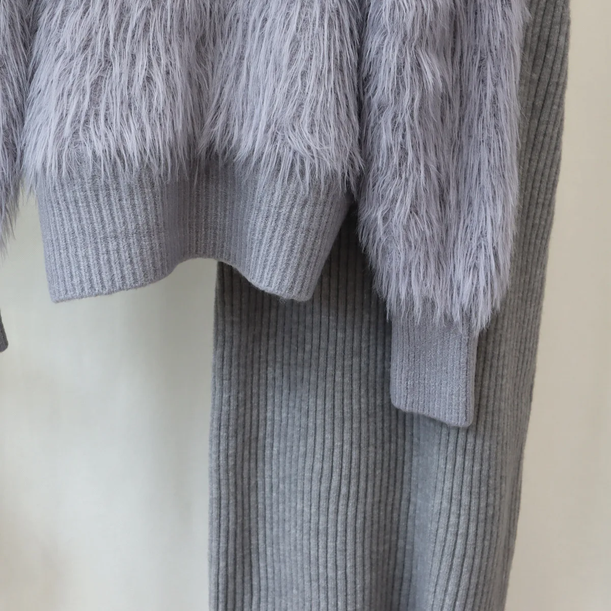 Plus Size Imitation Mink Velvet Suspender Skirt Cardigan Two-piece Set for Women 2023 Autumn and Winter New Sweater Suit Skirt Plus Size Imitation Mink Velvet Suspender Skirt Cardigan Two-piece Set for Women 2023 Autumn and Winter New Sweater Suit Skirt